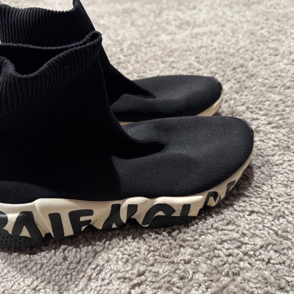 Black sneakers - Picture 4 of 5